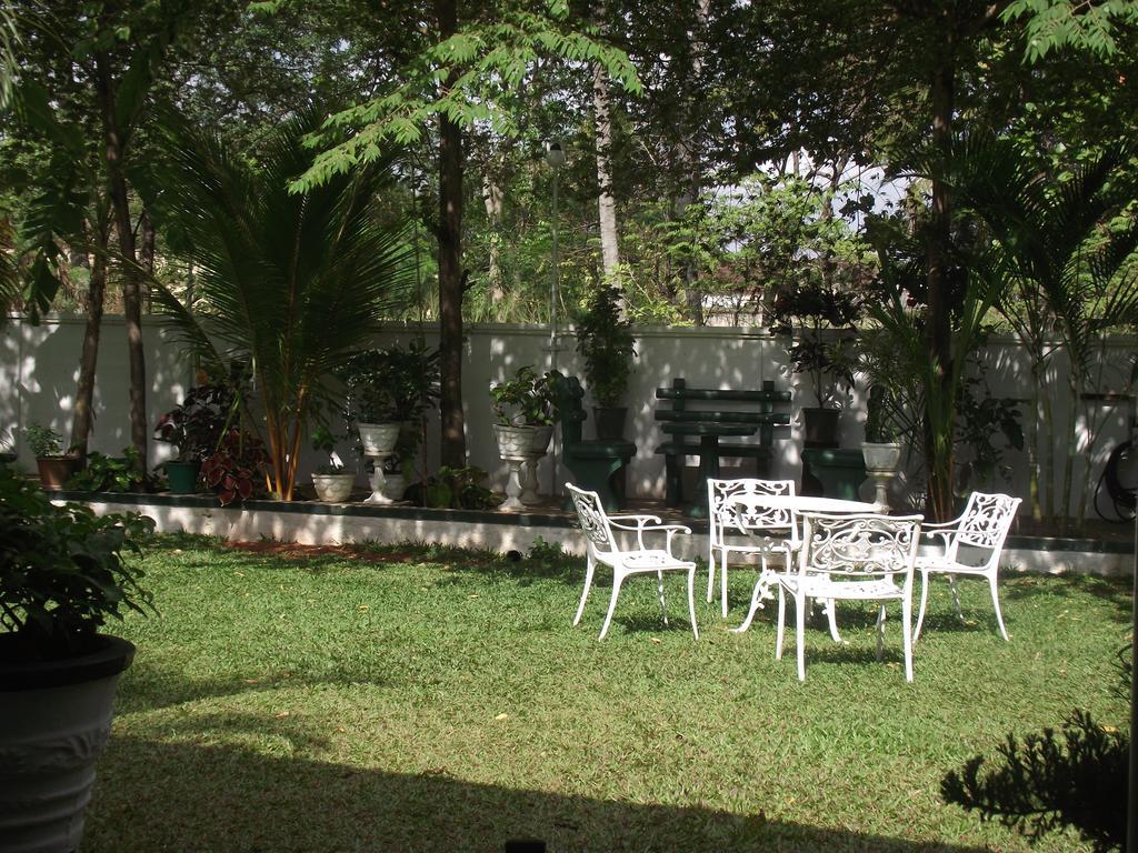 Hotel Levi'S Tourist - Anuradhapura Exterior foto