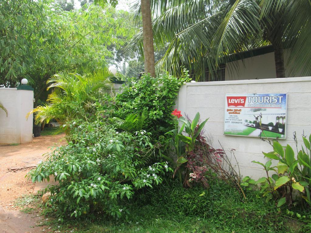 Hotel Levi'S Tourist - Anuradhapura Exterior foto
